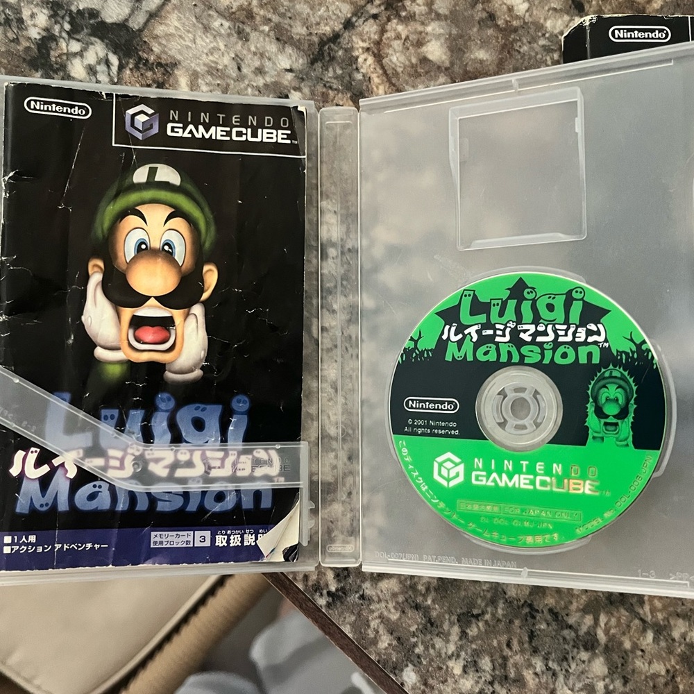 Luigi’s Mansion Game Cube Game. Japan version.